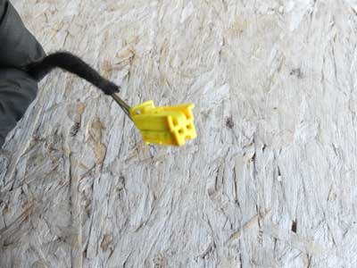 Mercedes Yellow 2 Pin 2 Wire Connector 04154501282